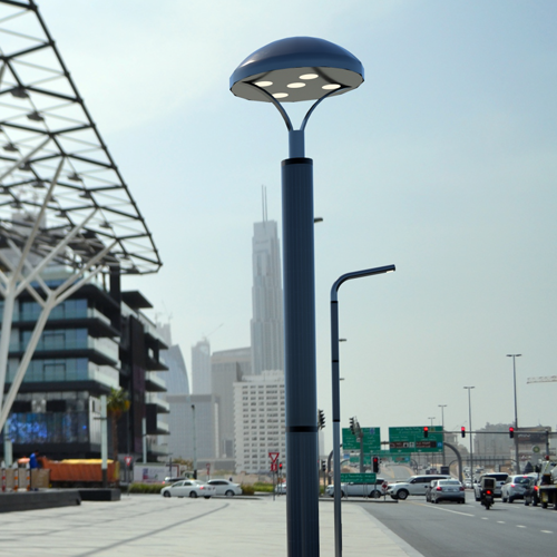Уличное автономное освещение на цилиндрических солнечных панелях